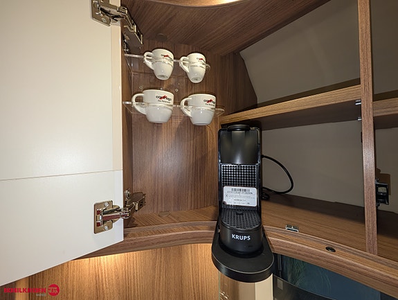Carthago Chic S-Plus I 64 QB // Iveco // Alde // Toalett tank // Hyrauliske labber 27 of 30