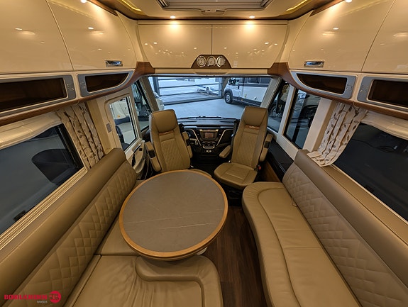 Carthago Chic S-Plus I 64 QB // Iveco // Alde // Toalett tank // Hyrauliske labber 17 of 30