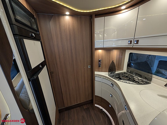 Carthago Chic S-Plus I 64 QB // Iveco // Alde // Toalett tank // Hyrauliske labber 30 of 30