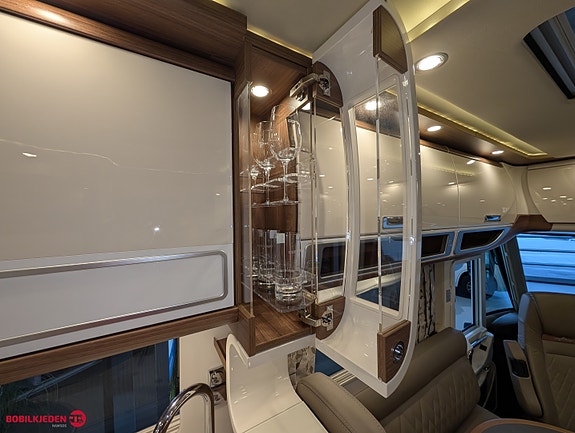 Carthago Chic S-Plus I 64 QB // Iveco // Alde // Toalett tank // Hyrauliske labber 28 of 30