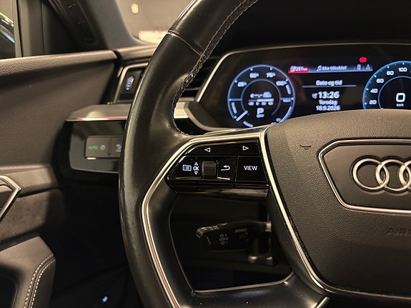 Audi e-tron 17 of 28