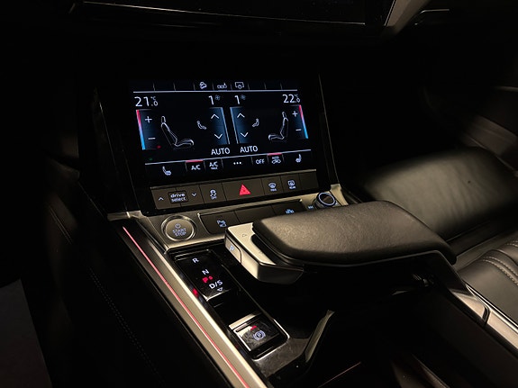 Audi e-tron 21 of 28