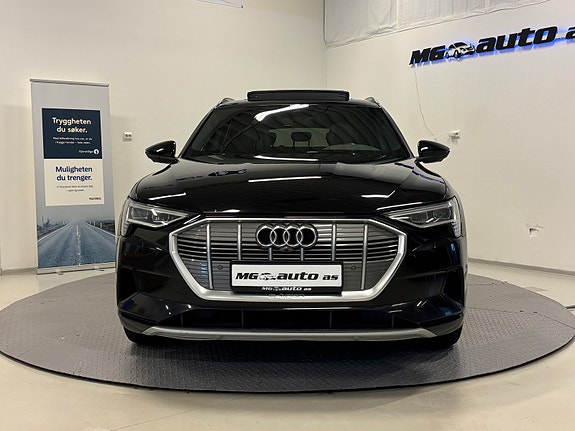 Audi e-tron 7 of 28