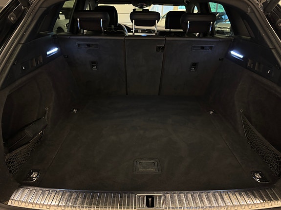 Audi e-tron 27 of 28