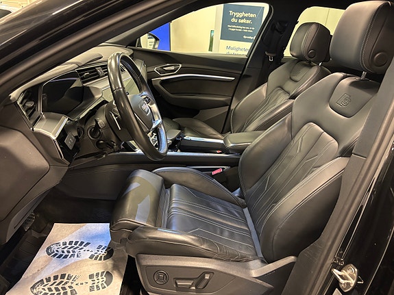 Audi e-tron 9 of 28