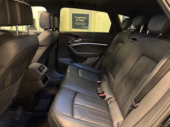 Audi e-tron 25 of 28