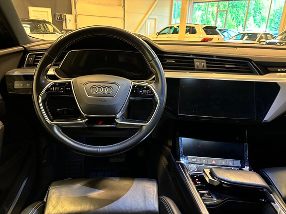 Audi e-tron 15 of 28