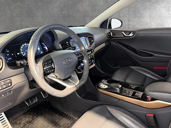 Hyundai IONIQ 10 of 20