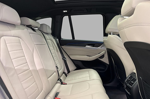 BMW iX3 16 of 24