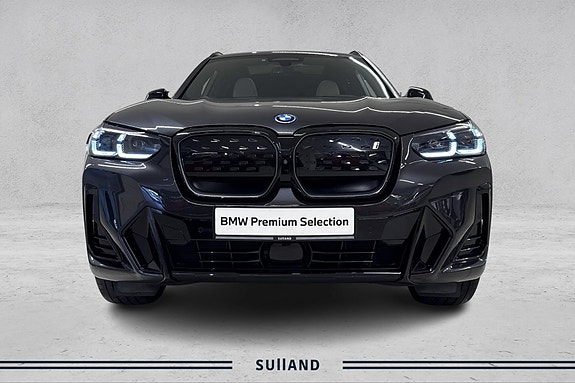 BMW iX3 8 of 24