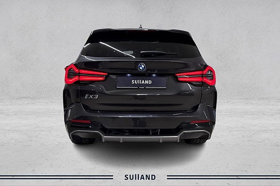BMW iX3 4 of 24