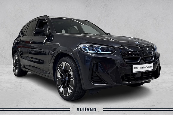 BMW iX3 7 of 24
