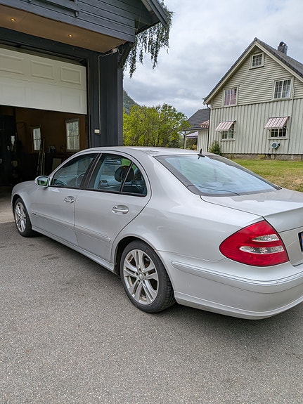 Mercedes-Benz E220 d 4 of 19