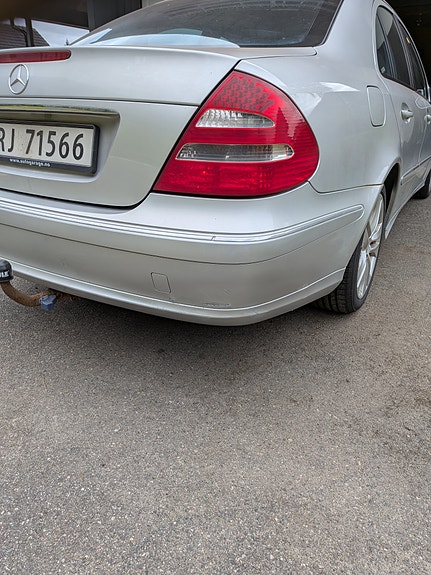 Mercedes-Benz E220 d 3 of 19