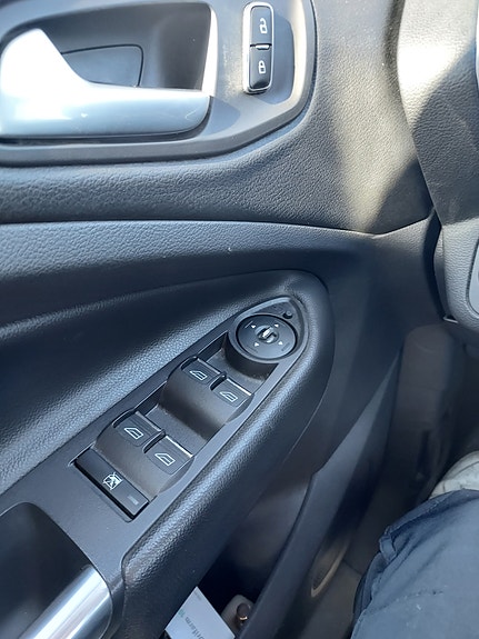 Ford Kuga 14 of 16