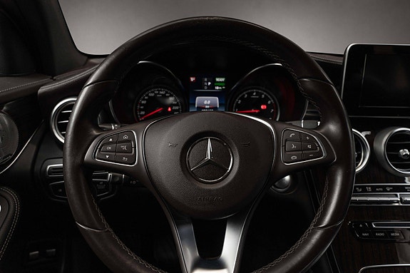 Mercedes-Benz GLC350 e 21 of 26