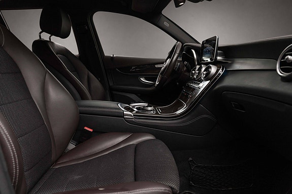 Mercedes-Benz GLC350 e 20 of 26