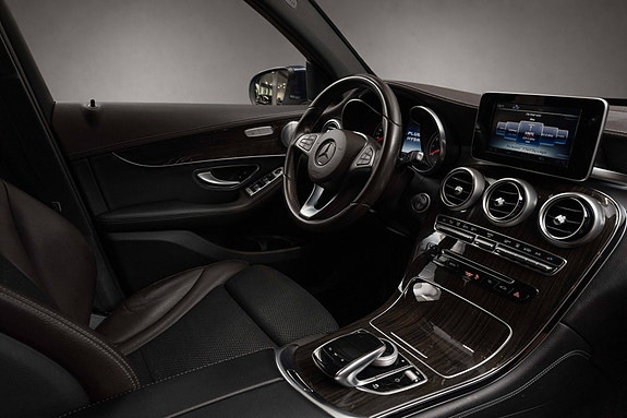Mercedes-Benz GLC350 e 19 of 26