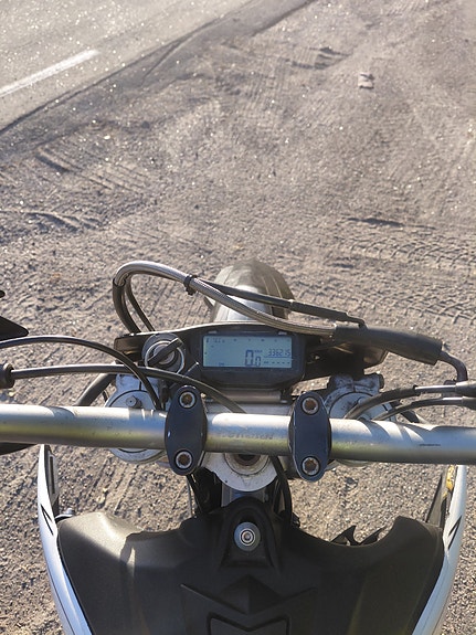 Husqvarna SM 610 2 of 11