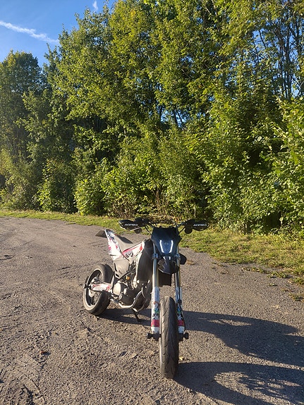 Husqvarna SM 610 9 of 11