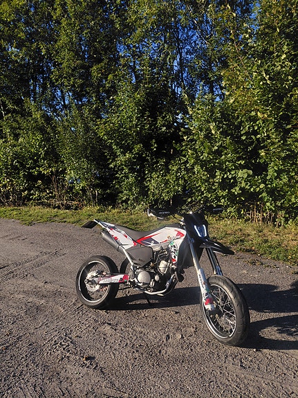 Husqvarna SM 610 10 of 11