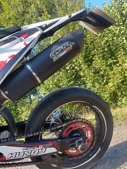 Husqvarna SM 610 3 of 11