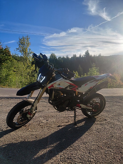 Husqvarna SM 610 7 of 11