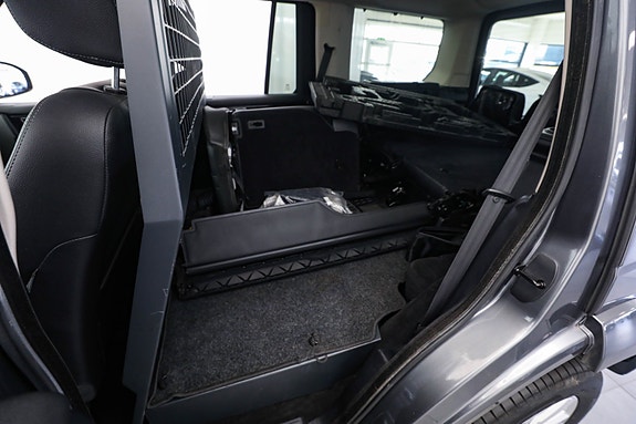 Land Rover Discovery 4 22 of 30