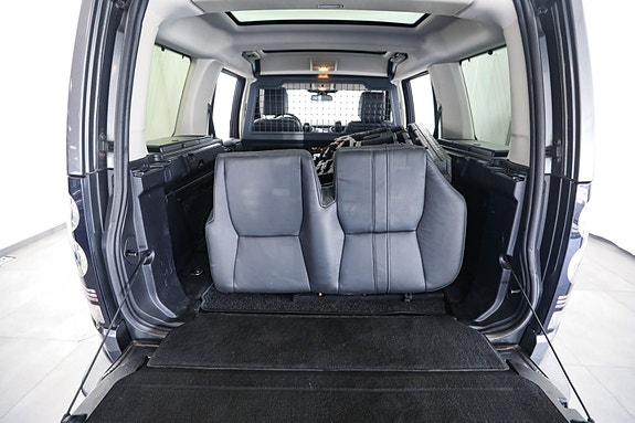 Land Rover Discovery 4 14 of 30