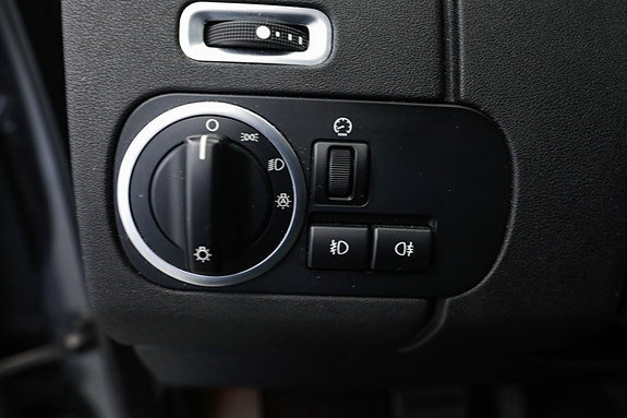 Land Rover Discovery 4 27 of 30