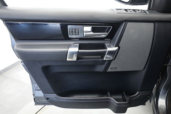 Land Rover Discovery 4 25 of 30