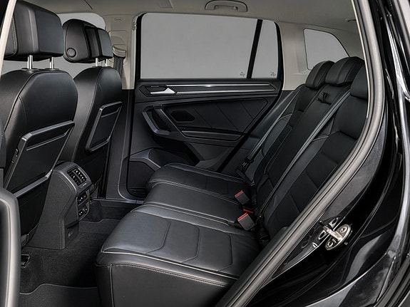 Volkswagen Tiguan 22 of 29