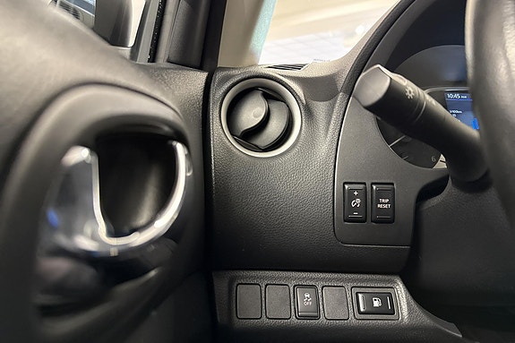 Nissan Navara 23 of 23