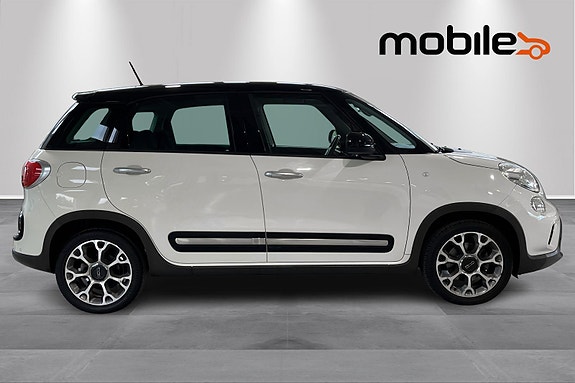 Fiat 500L 2 of 24