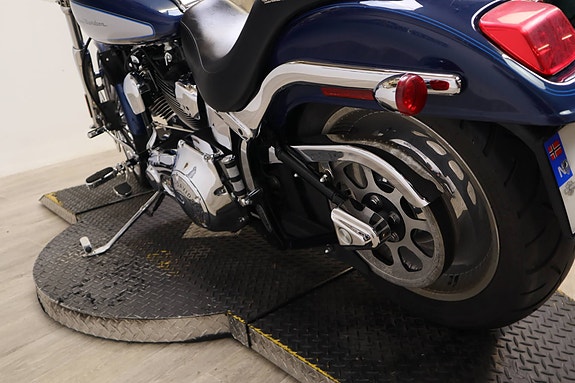 Harley-Davidson Softail Deuce 10 of 12