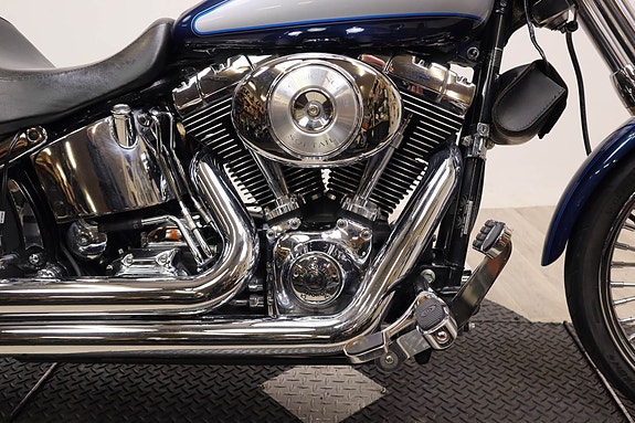Harley-Davidson Softail Deuce 3 of 12