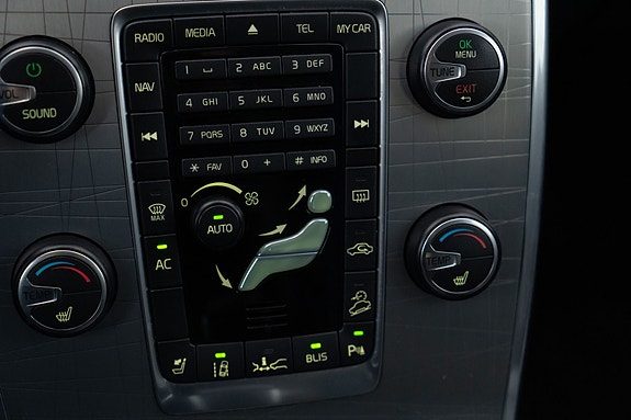 Volvo XC70 22 of 30