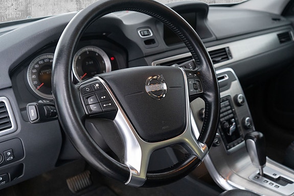 Volvo XC70 16 of 30
