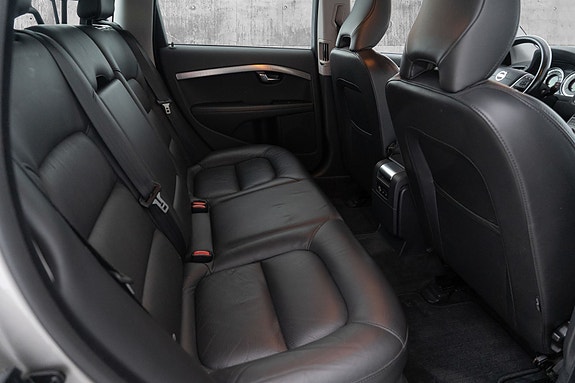 Volvo XC70 27 of 30