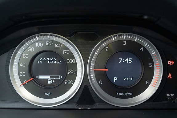 Volvo XC70 18 of 30