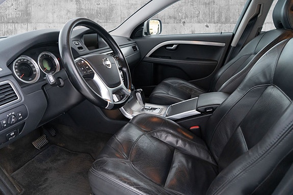 Volvo XC70 13 of 30