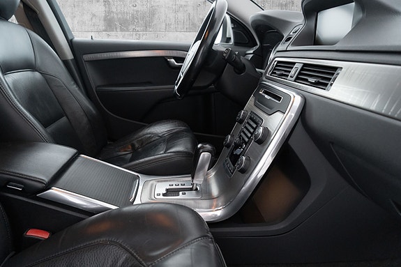 Volvo XC70 25 of 30