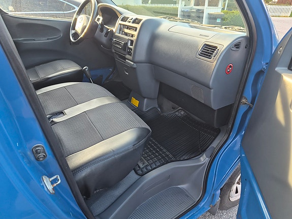 Toyota HiAce 10 of 11