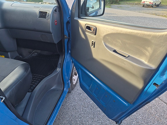 Toyota HiAce 11 of 11