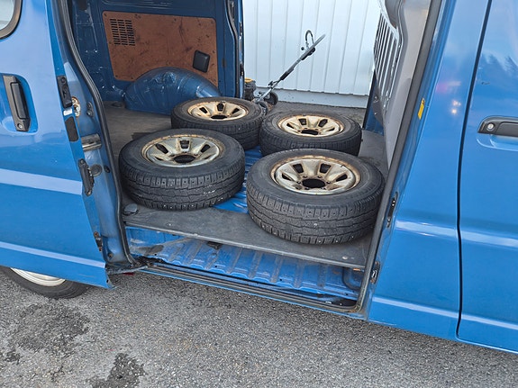 Toyota HiAce 7 of 11