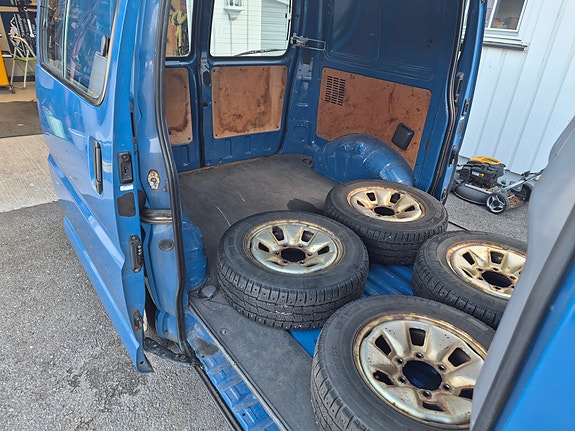 Toyota HiAce 6 of 11
