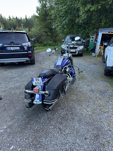 Harley-Davidson FLHRC Road King Classic 5 of 6