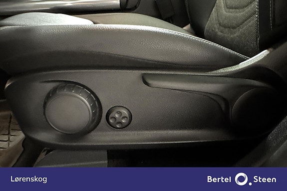 Mercedes-Benz EQA300 12 of 30