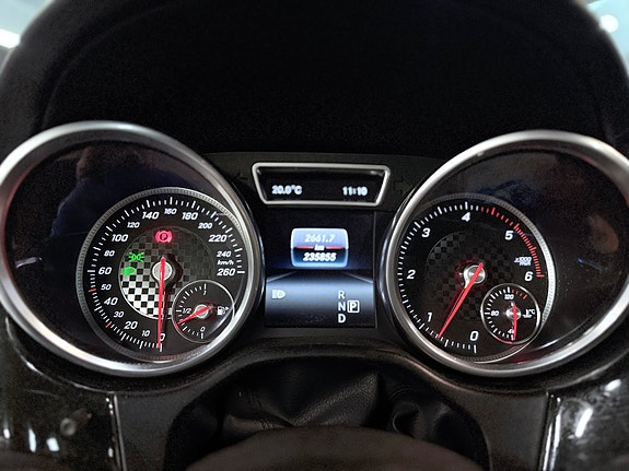 Mercedes-Benz GLS350 d 18 of 27