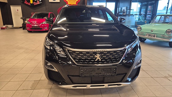 Peugeot 5008 2 of 24